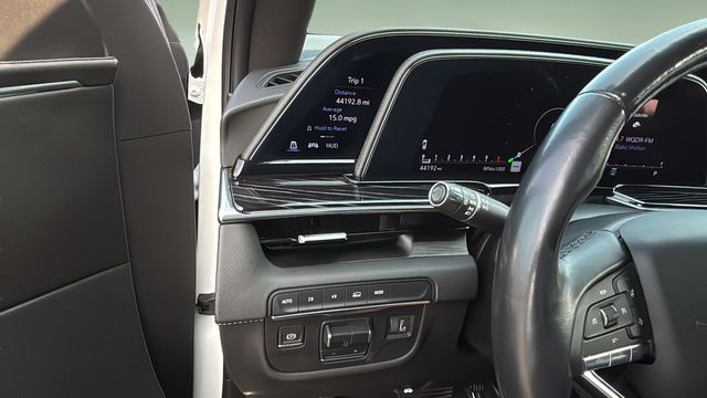 Used 2022 White Cadillac Sport image 22