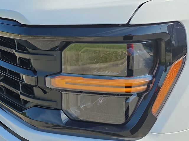 Used 2025 Oxford White Ford XLT image 30
