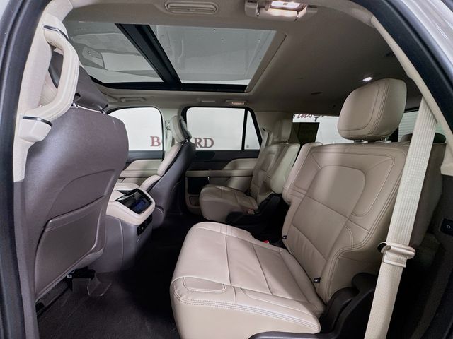 2024 Ceramic Pearl Metallic Tri-Coat Lincoln Navigator Premiere 4X4 SUV