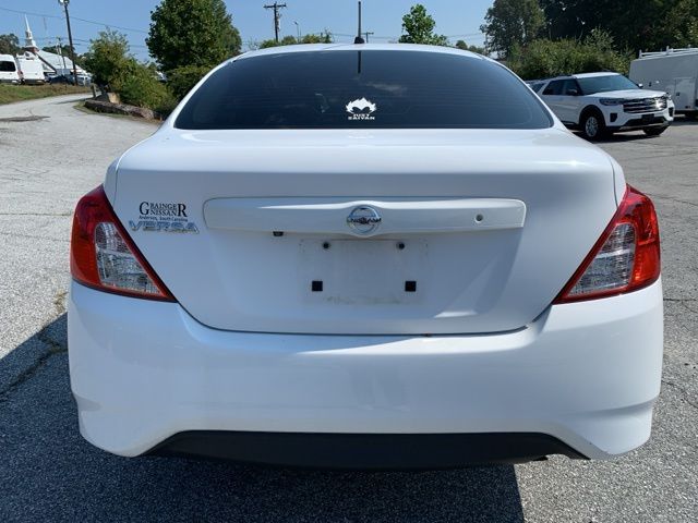 2019 Nissan Versa 1.6 S 4