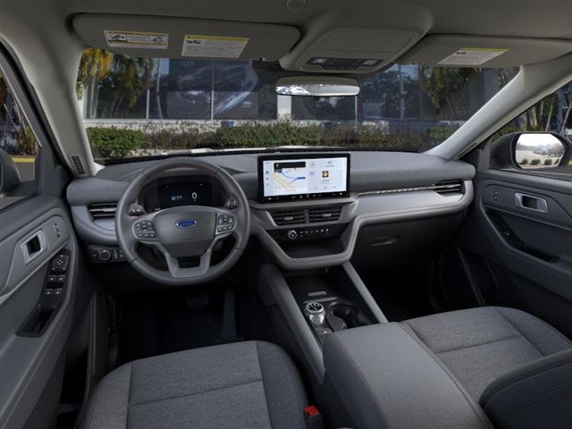 2025 Ford Explorer Active photo