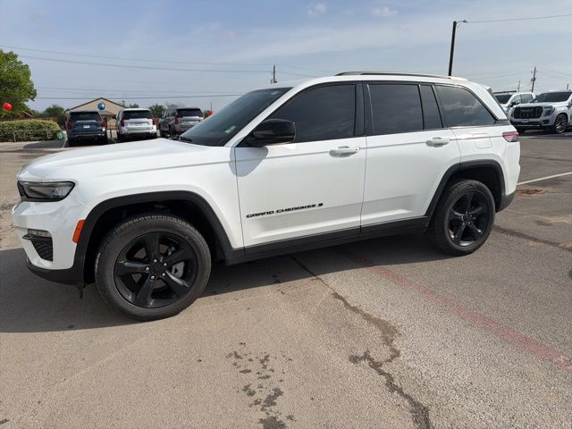 Bright White Clearcoat 2023 Jeep Grand Cherokee Limited 4WD SUV / Crossover Four-Wheel Drive 8-Speed Automatic