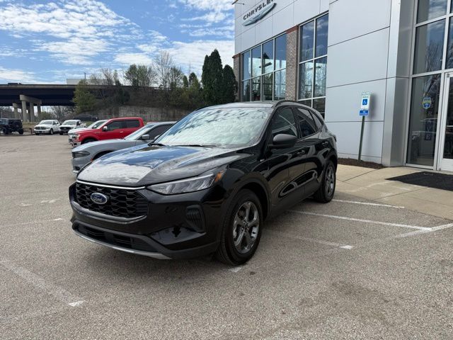2025 Ford Escape ST-Line FWD