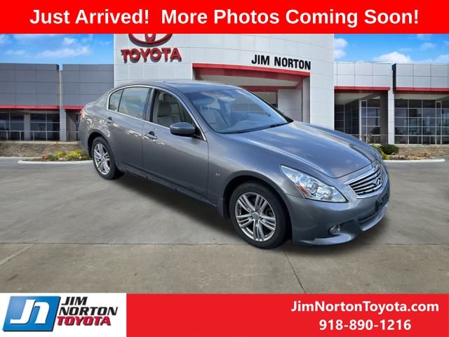 2015 INFINITI Q40 Base's photo