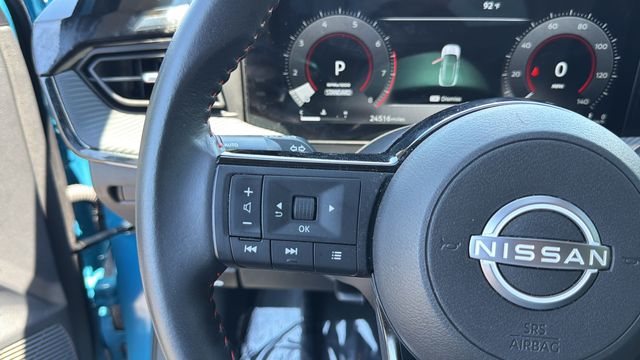 Used 2025 White Nissan SR image 22