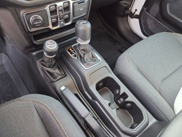 New 2026 White/off-white Jeep Sport image 25