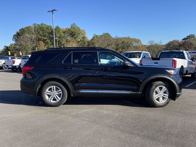 2024 Ford Explorer XLT 2