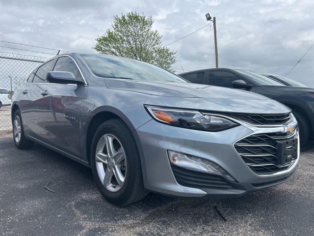 Sterling Gray Metallic 2024 Chevrolet Malibu LT with 1LT FWD Sedan Front-Wheel Drive Continuously Variable Transmission