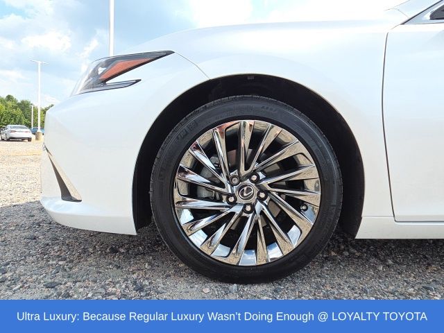 Used 2025 Lexus ES Sedan