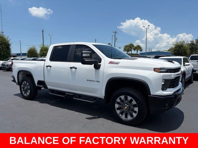 Summit White 2025 Chevrolet Silverado 2500HD Pickup Truck Four-Wheel Drive Automatic