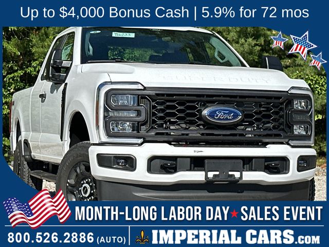 Oxford White 2026 Ford F-250 Super Duty Pickup Truck Four-Wheel Drive Automatic
