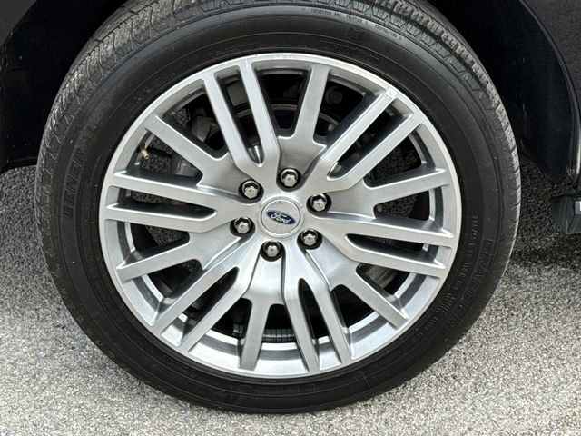 Used 2024 Black Ford Limited image 9