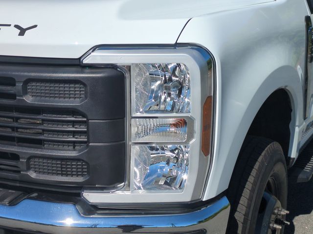 Used 2026 White Ford XL image 9