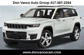 Bright White Clearcoat 2023 Jeep Grand Cherokee Laredo 4WD SUV / Crossover Four-Wheel Drive 8-Speed Automatic