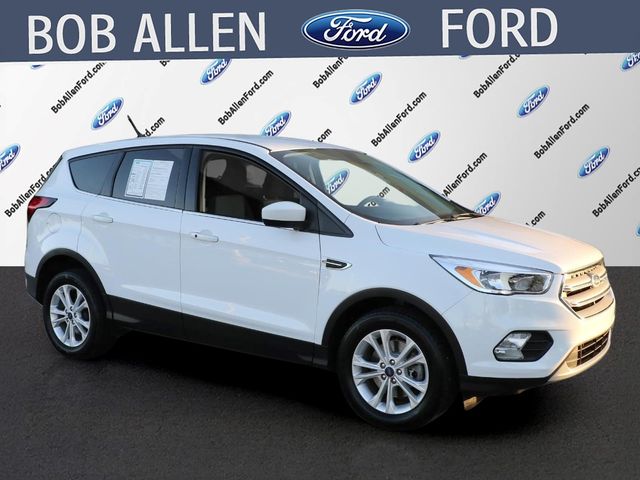 Used 2019 Ford Escape SE with VIN 1FMCU9GD2KUB24454 for sale in Kansas City