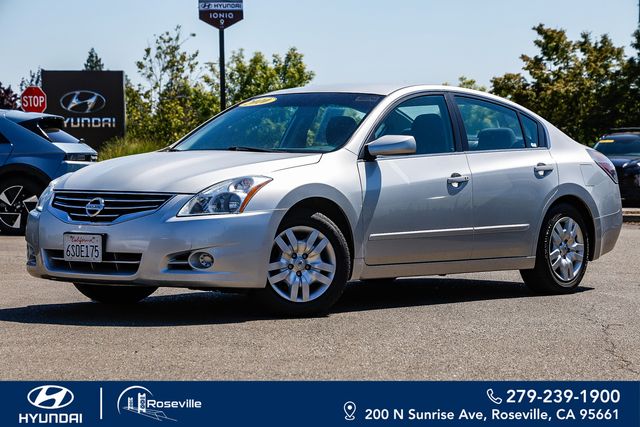 Silver Lightning Metallic 2010 Nissan Altima Sedan Front-Wheel Drive Continuously Variable Transmission