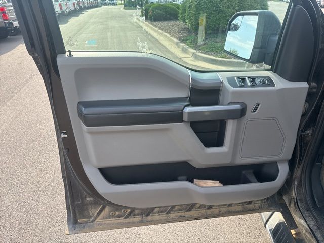 Used 2018 Red Ford XLT image 8