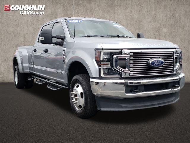 Iconic Silver Metallic 2022 Ford F-350 Super Duty XLT Crew Cab LB DRW 4WD Pickup Truck Four-Wheel Drive Automatic