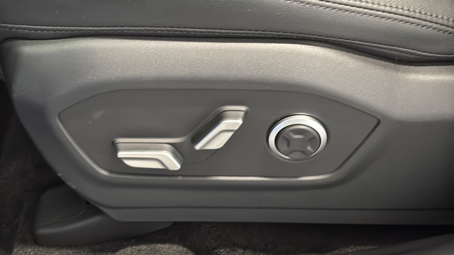New 2026 Atlantis Blue Hyundai Limited image 34