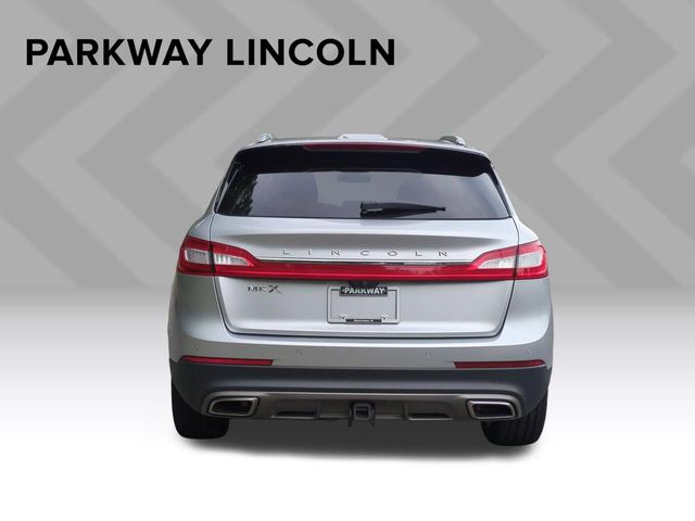 Used 2016 Silver Lincoln Reserve image 4