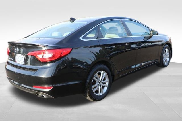 2017 Hyundai Sonata SE 16