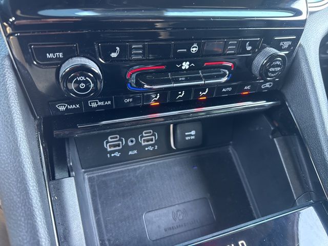 Used 2023 Silver Jeep Altitude image 23