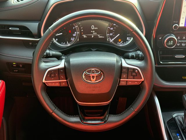 Used 2023 Toyota Highlander SUV