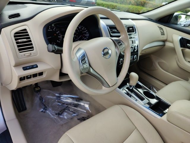 2013 Nissan Altima 2.5 S 21