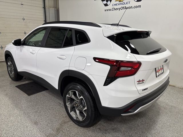 2025 Chevrolet Trax LT photo