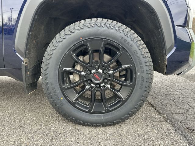 Used 2023  Toyota Limited image 21