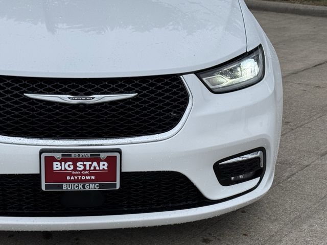 2024 Chrysler Pacifica Touring L White at Community Honda