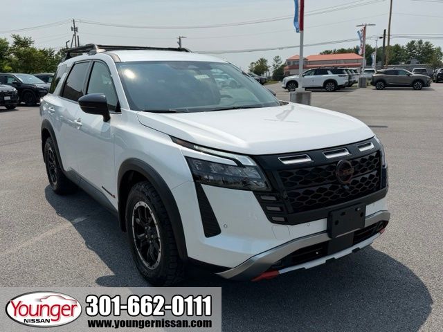 Everest White Pearl Tricoat 2026 Nissan Pathfinder SUV / Crossover All-Wheel Drive 9-Speed Automatic