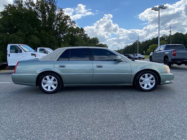 2006 Cadillac DTS Base 6