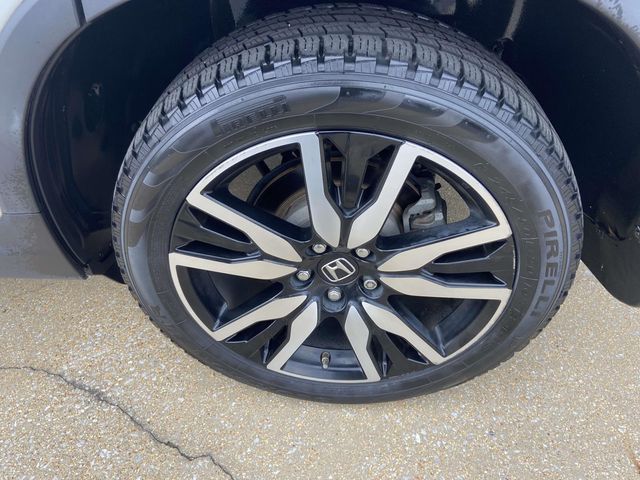 Used 2020 White Honda Touring image 7