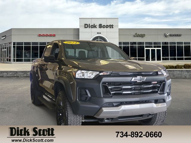 Harvest Bronze Metallic 2024 Chevrolet Colorado Trail Boss Crew Cab 4WD Pickup Truck Four-Wheel Drive 8-Speed Automatic