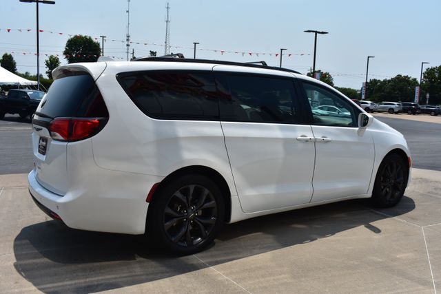 Used 2019 Chrysler Pacifica Van