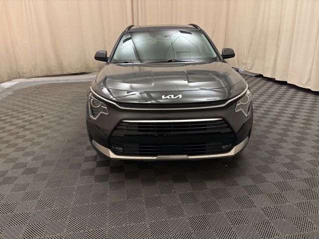 2023 Kia Niro EX Touring - Image 2