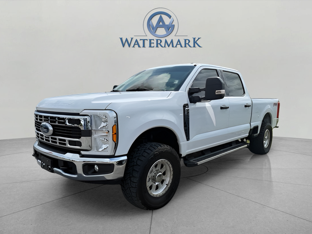 Oxford White 2024 Ford F-250 Super Duty Pickup Truck Four-Wheel Drive Automatic