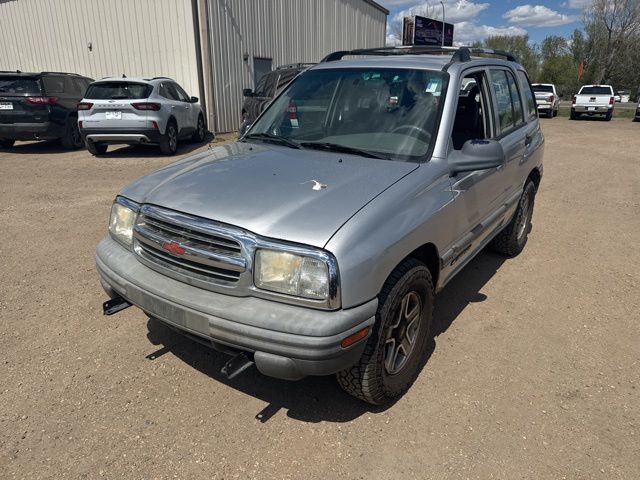 2002 Silver Metallic Chevrolet Tracker Base 4X4 SUV