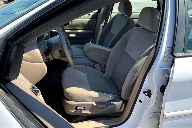 Used 2005 Ford Taurus SE 4D Sedan