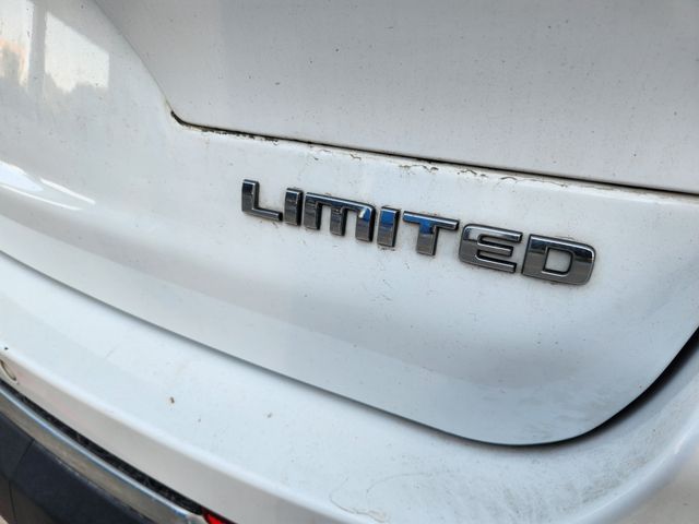 2022 Jeep Grand Cherokee L Limited White at DeMontrond Gulf Freeway
