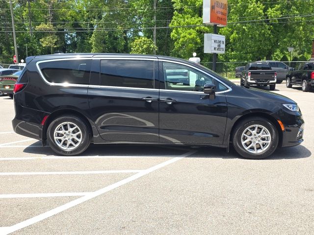 2023 Chrysler Pacifica Touring L:46447A