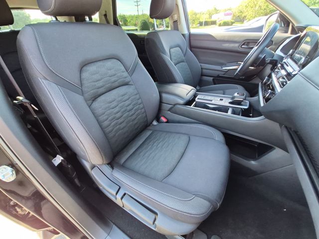 Used 2025 Super Black Nissan SV image 34