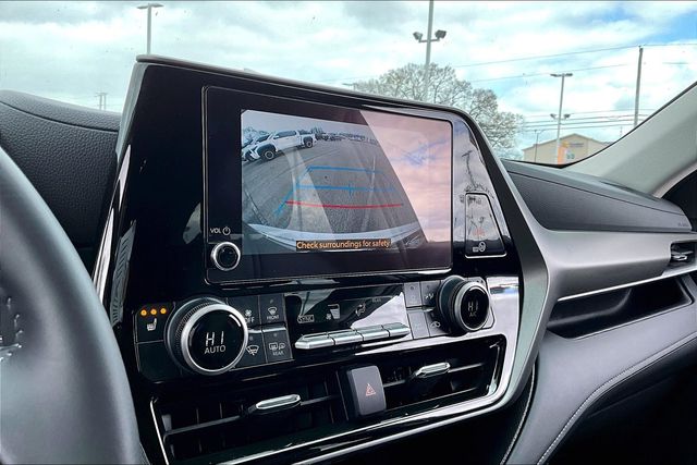 Used 2024 Toyota Highlander XLE 4D Sport Utility