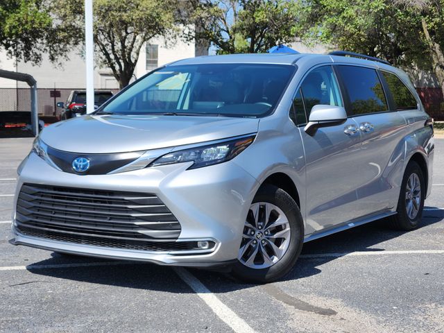 2024 Toyota Sienna XLE 7-Passenger FWD