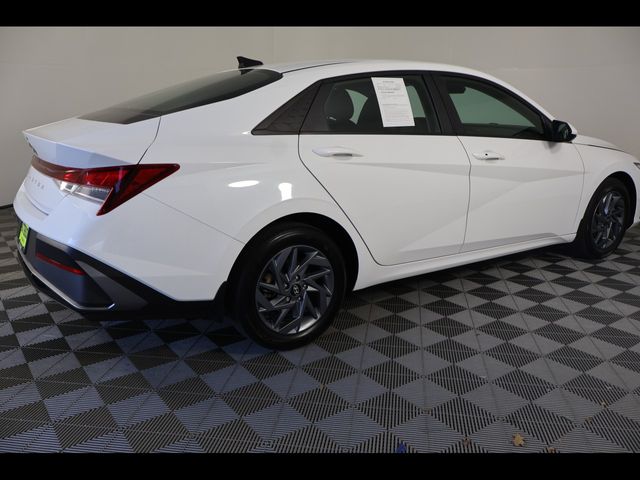 2024 Hyundai Elantra SEL - Photo 6