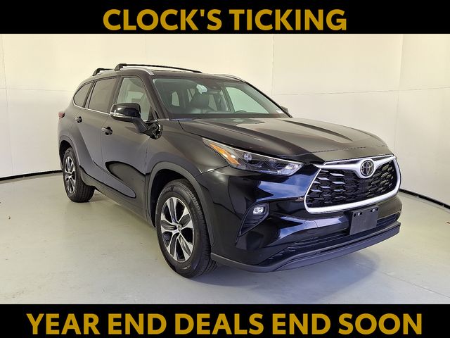 2023 Toyota Highlander XLE's photo