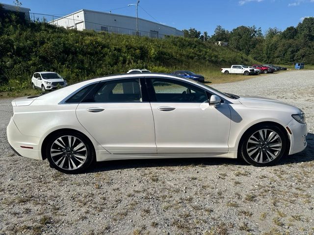 Used 2017 White Lincoln Reserve image 9