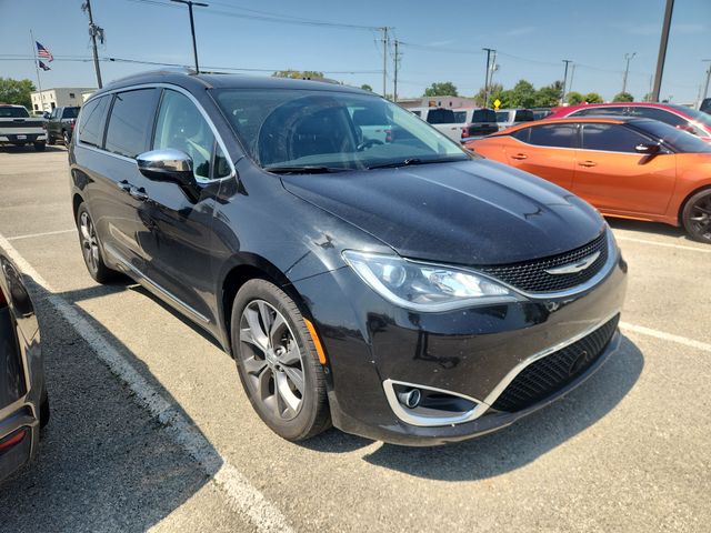  2017 Chrysler Pacifica Limited FWD   