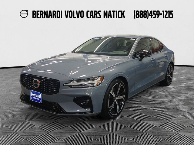 2023 Volvo S60 B5 Plus Dark Theme AWD    